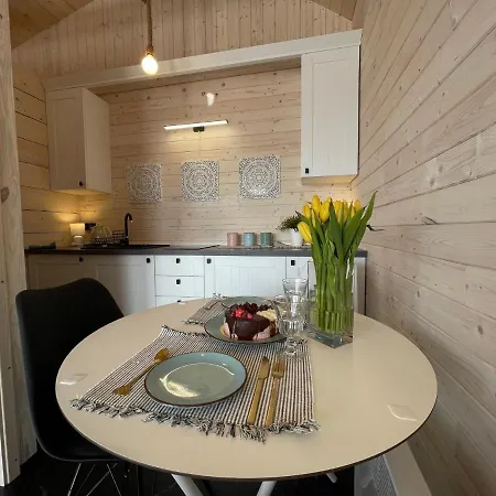 Glamp Glamour*****